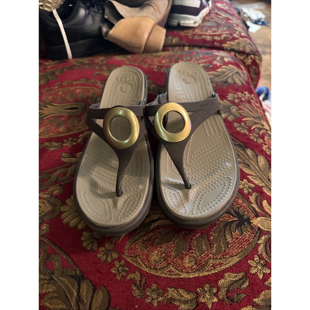 Crocs Shoes Womens 10 Sanrah Circle Slides Brown Gold Slip On Wedge Sandals